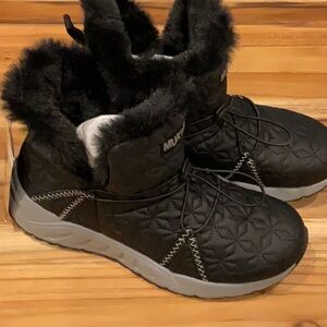 MUK LUKS - Black Winter Boots, Size 7